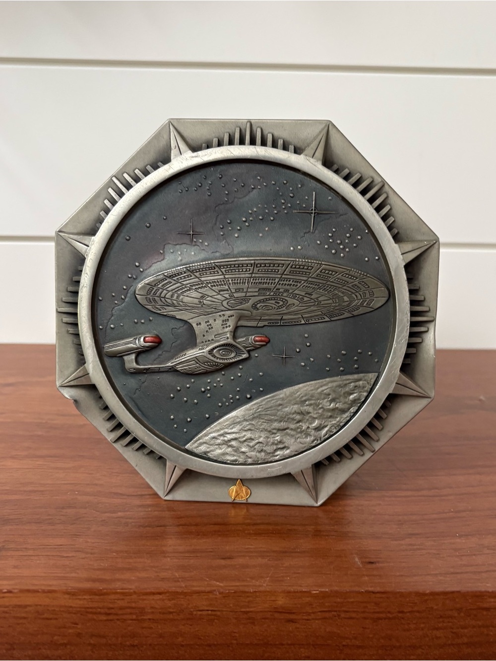 OFFICIAL Star Trek The Next Generation 1997 Pewter Plate Encounter At Farpoint